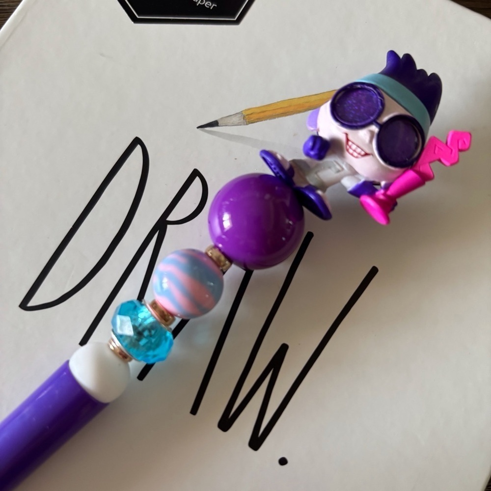 Disney Doorables: The Emperor’s New Groove: Yzma handmade beaded pen